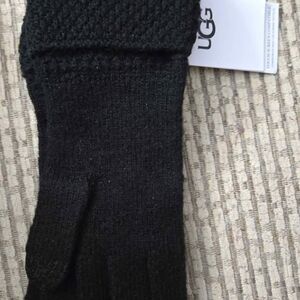 UGG Black Knit Winter Gloves